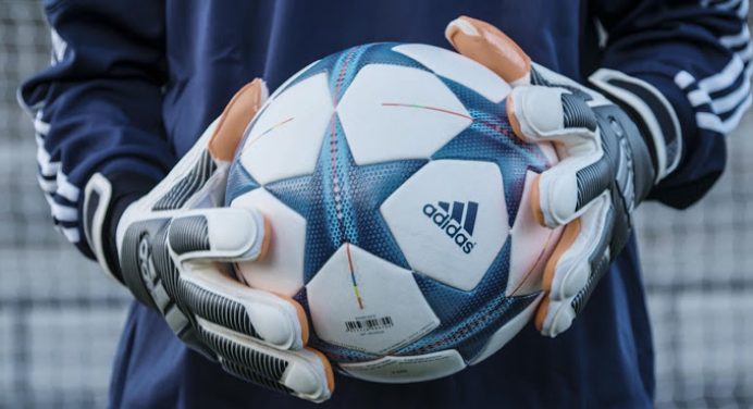 5 Best Goalkeeping Football Gloves in the Market
