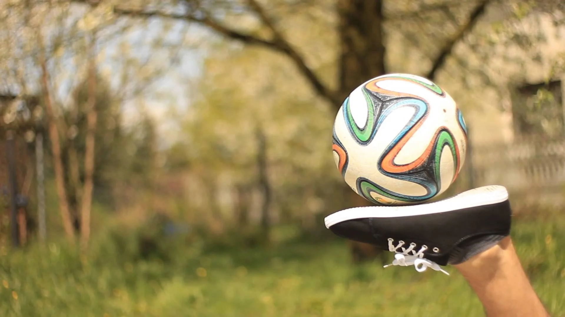 Pick the Right Shoes Before You Start Practicing Freestyle Football