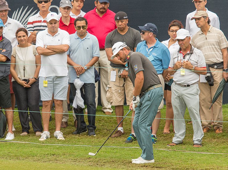 What to Wear to a Golf Tournament Spectator  