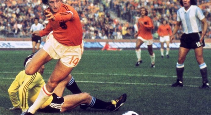 Cruyff Turn : Use This Magic Move To Bamboozle Defenders