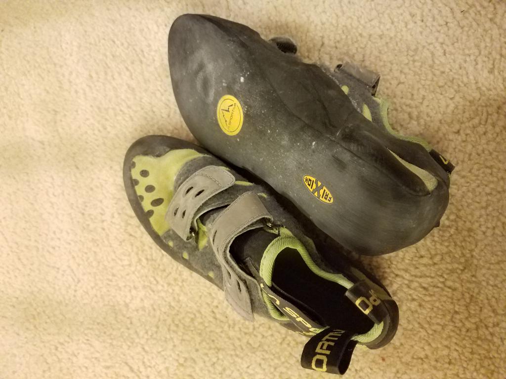 How To Pick The Right Climbing Shoes For A Trek? | Playo